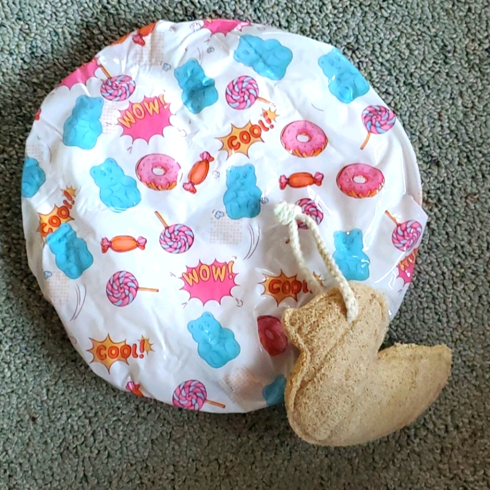 BOGO 50% 🍃 🍂 NWOT Fun bath cap and duck loofah